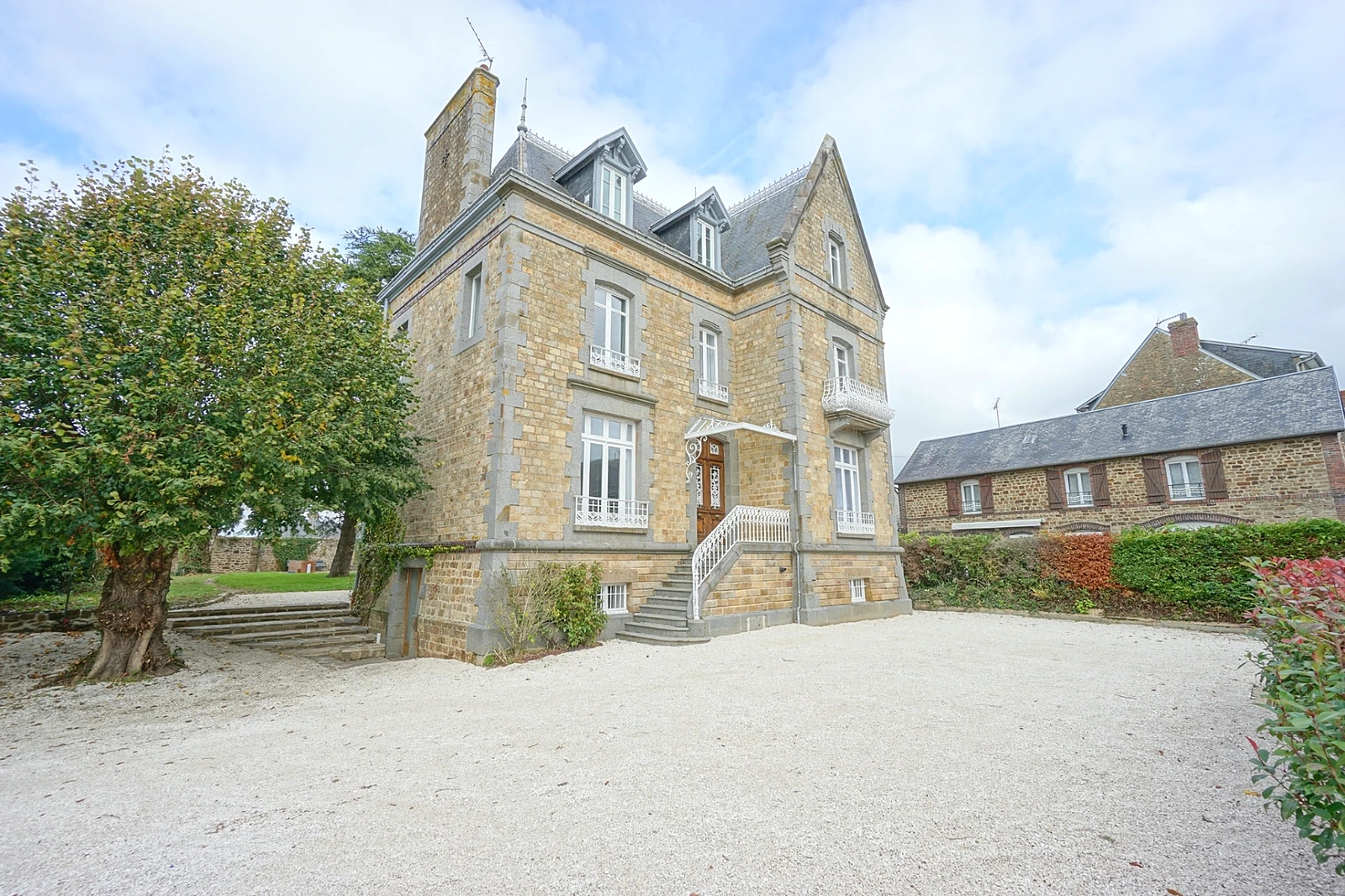 Le Manoir Ducey, an 18th-century manor house near the Mont-Saint-Michel