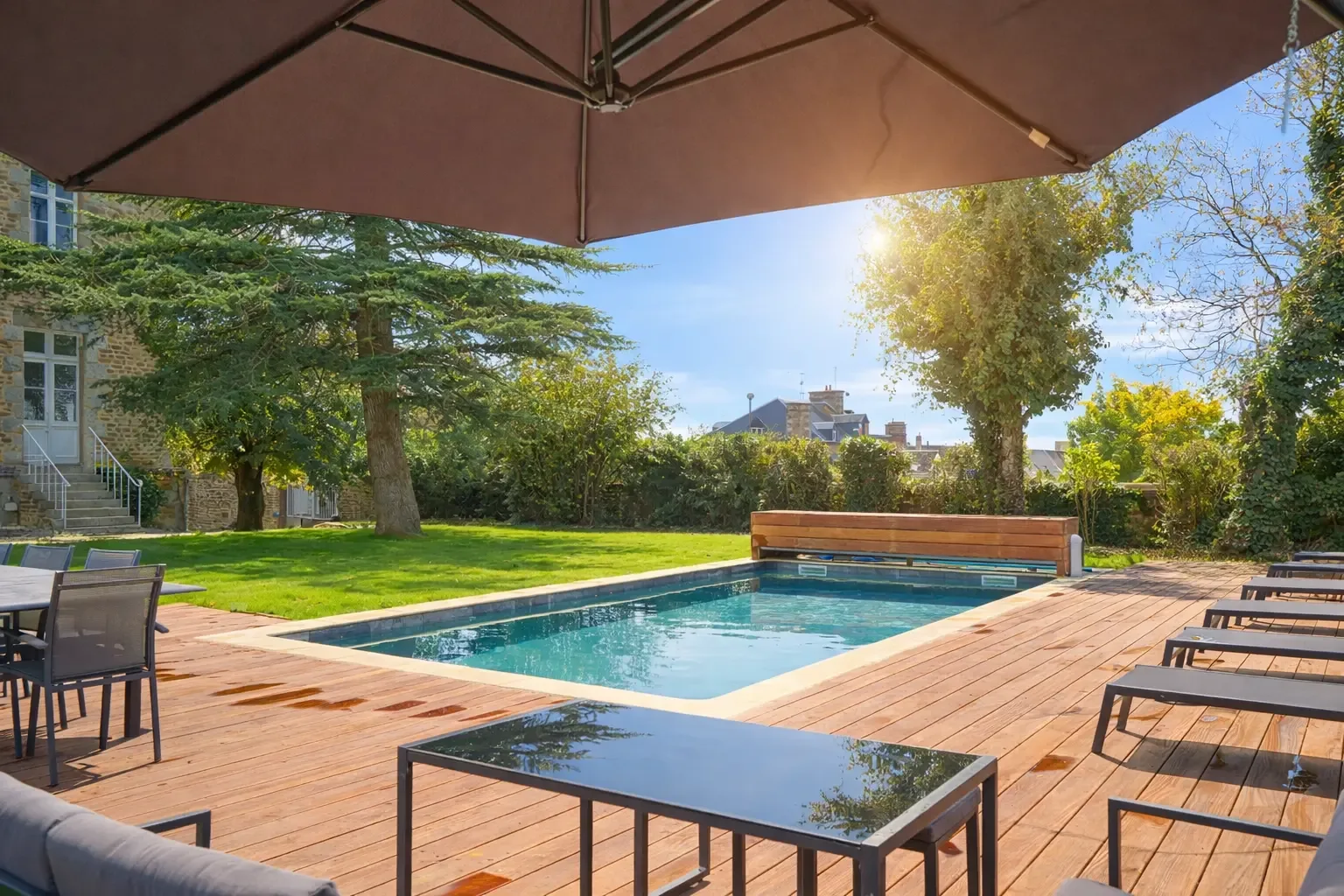 La terrasse et son parasol